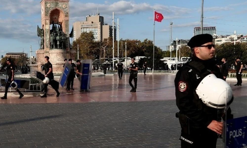 Συνελήφθησαν στην Τουρκία 56 ύποπτοι που καταζητούνταν από 18 χώρες - Επιχείρηση της Αστυνομίας σε 11 επαρχίες (Βίντεο)